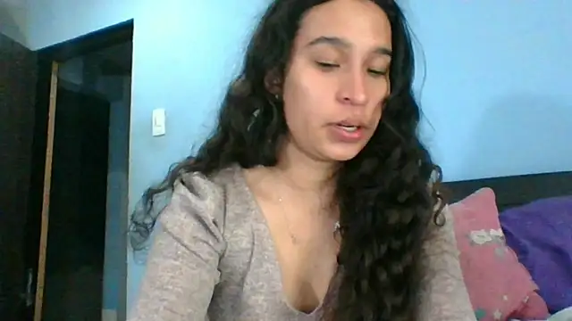 Snapshot of scarlettscottx_ chatting on 07-06-26, 01:57 scarlettscottx online show from 07-06-26, 01:57