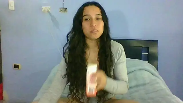 Snapshot of scarlettscottx_ chatting on 08-04-26, 12:25 scarlettscottx online show from 08-04-26, 12:25
