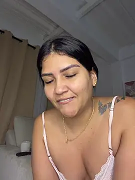 EmiliaVincenzo online show from 03-19-26, 10:30