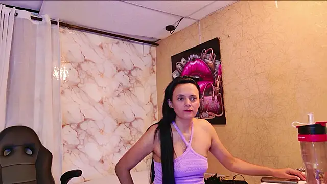 Snapshot of QueenSallyDesire chatting on 04-24-26, 02:58 QueenSallyDesire online show from 04-24-26, 02:58