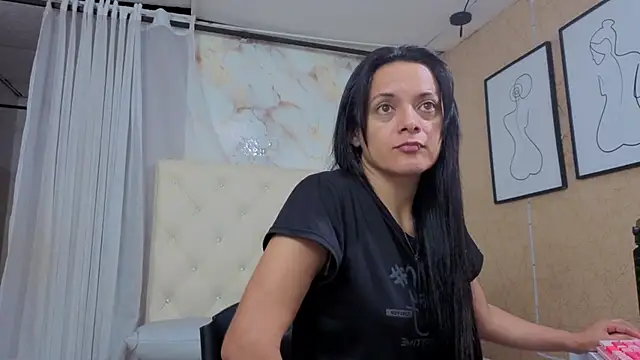 Snapshot of QueenSallyDesire chatting on 06-13-26, 10:24 QueenSallyDesire online show from 06-13-26, 10:24