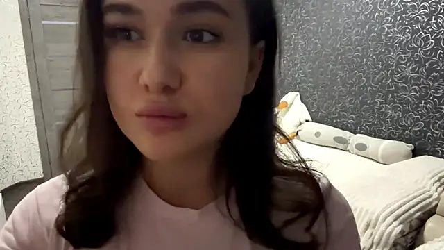 JoycelynUrion online show from 04-03-26, 11:41