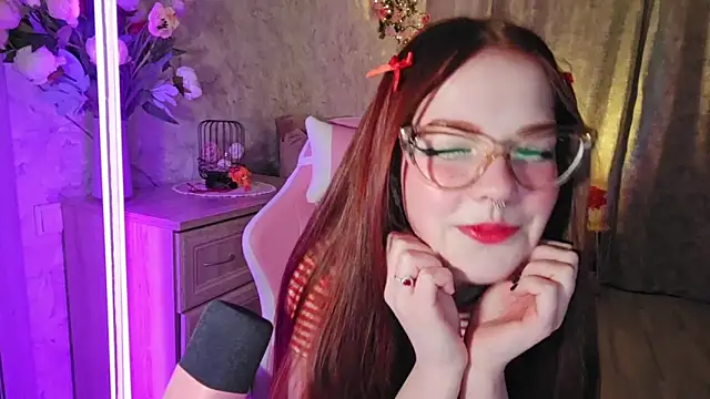 EllaHughess online show from 03-08-26, 10:24