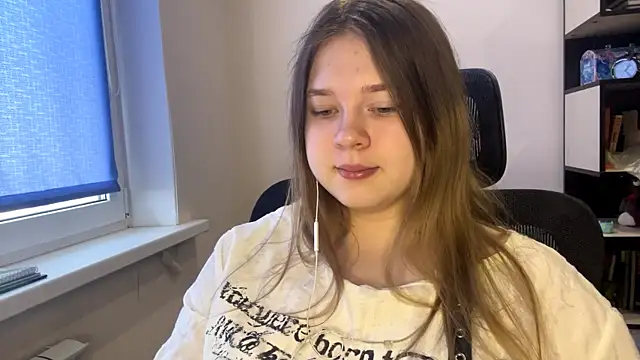 TomikoPfau online show from 03-26-26, 03:34