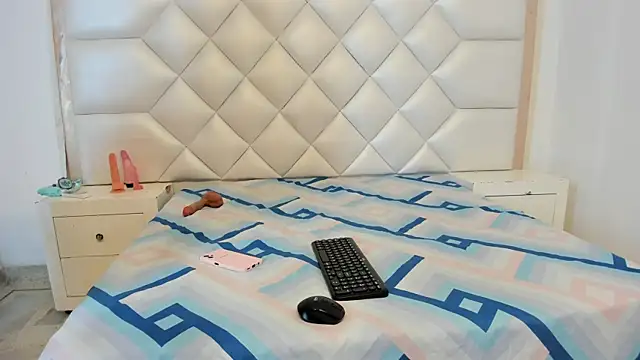 michelleblair1 online show from 04-21-26, 01:17