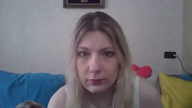 Foxy Bright online show from 04-20-26, 09:45