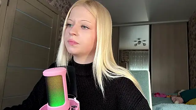 JeneeBIanks online show from 03-10-26, 11:48