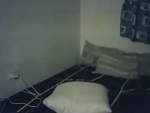 xNaughtymilesx online show from 04-18-26, 07:07