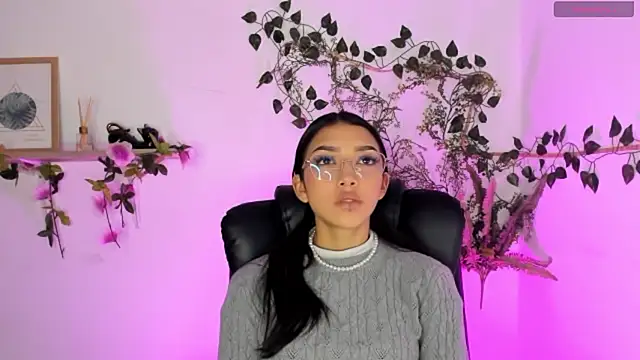 jaulyn 18 online show from 03-31-26, 12:27