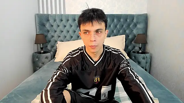 ClarkBev online show from 04-19-26, 06:24