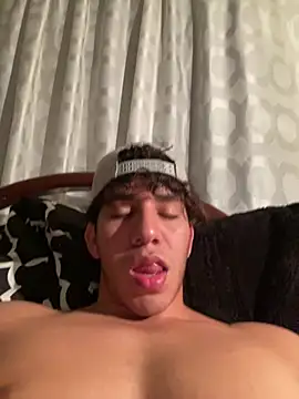 Alejandrososas online show from 04-14-26, 03:45