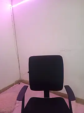 PamelaThoms online show from 04-08-26, 01:55