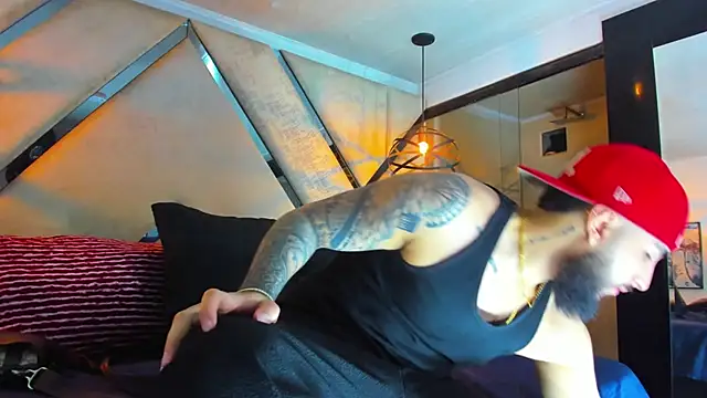 SantiagoHincapiie online show from 02-25-26, 04:22