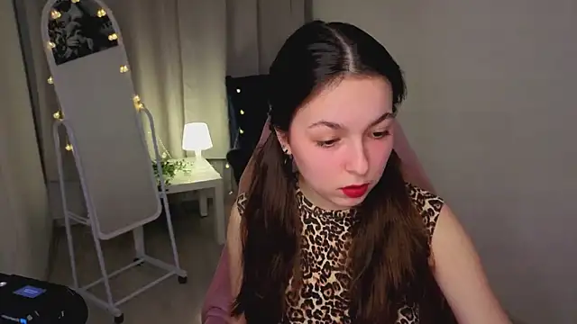 Snapshot of BellaThery chatting on 03-01-26, 05:09 BellaThery online show from 03-01-26, 05:09