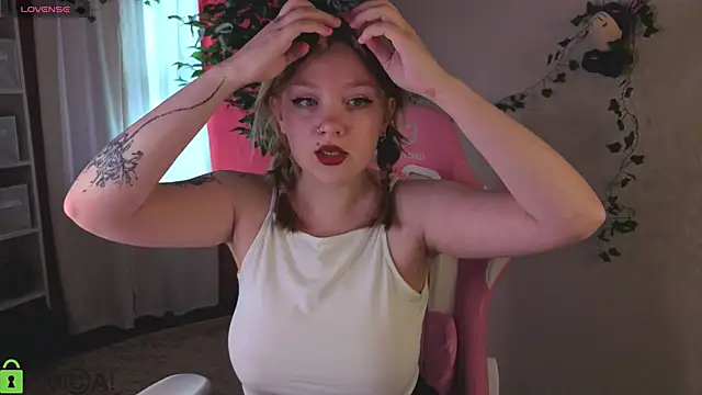 Snapshot of Margo_Ring chatting on 04-25-26, 09:12 Margo Ring online show from 04-25-26, 09:12