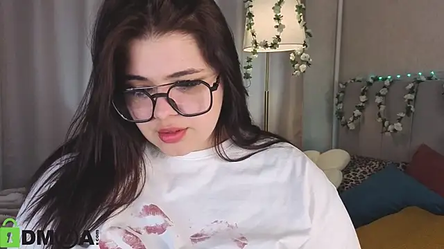 Snapshot of Annet_Nel1son chatting on 05-20-26, 02:07 Annet Nel1son online show from 05-20-26, 02:07