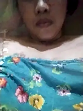 Snapshot of Radiant_smile chatting on 04-09-26, 11:26 Radiant smile online show from 04-09-26, 11:26