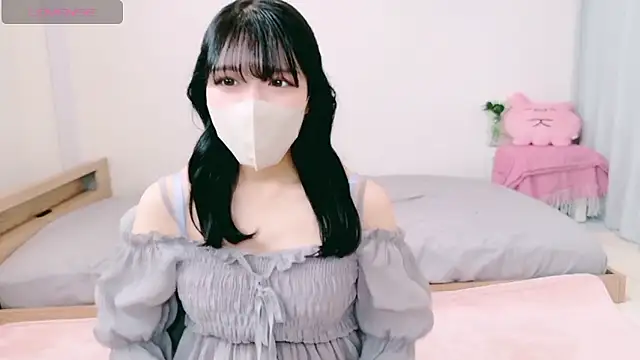 natsuka-chan online show from 04-11-26, 05:56