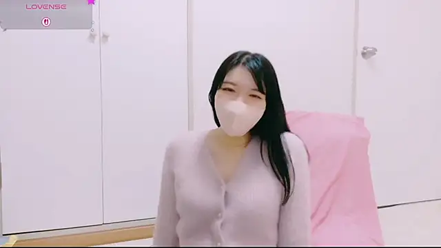 natsuka-chan online show from 04-23-26, 11:20