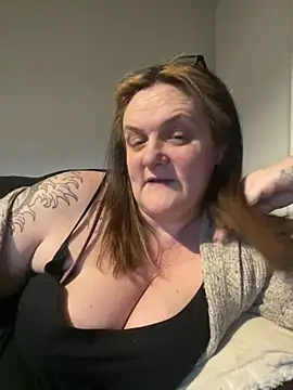 Busty-GilfQuinn online show from 02-25-26, 05:11