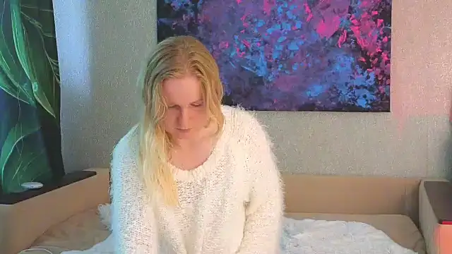 Lanavi Smile online show from 06-15-26, 06:04