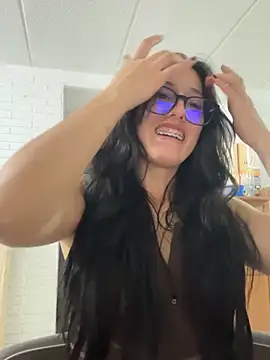 susi chimm online show from 04-17-26, 01:19