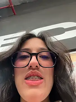 susi chimm online show from 04-21-26, 01:06