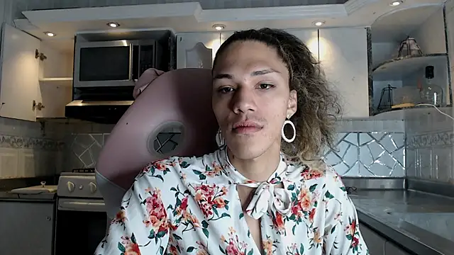 CrisOzzz online show from 03-05-26, 05:31