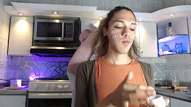 CrisOzzz online show from 03-18-26, 05:38