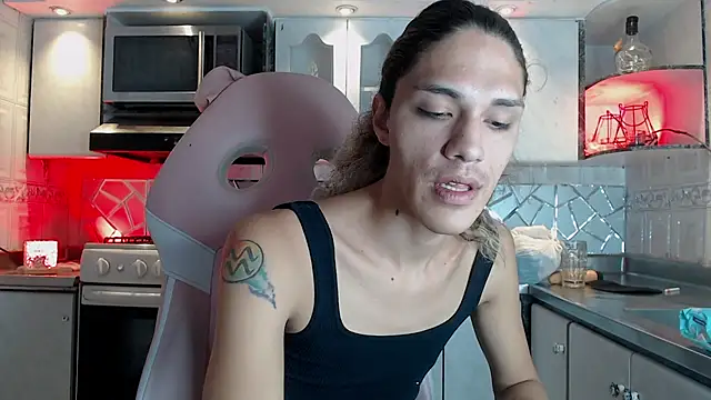 CrisOzzz online show from 03-24-26, 06:02