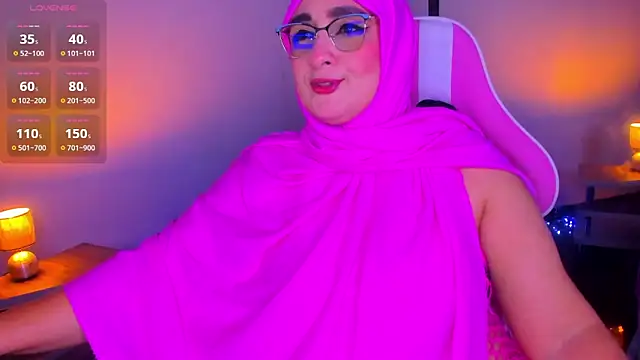 HijabiMilff online show from 04-14-26, 02:45