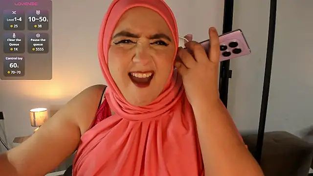 Snapshot of HijabiMilff chatting on 05-13-26, 03:53 HijabiMilff online show from 05-13-26, 03:53