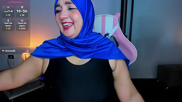 Snapshot of HijabiMilff chatting on 05-29-26, 01:53 HijabiMilff online show from 05-29-26, 01:53
