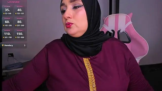 Snapshot of HijabiMilff chatting on 06-06-26, 03:28 HijabiMilff online show from 06-06-26, 03:28
