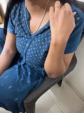 Queenlipx online show from 02-20-26, 08:09