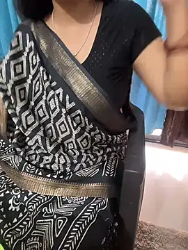 Queenlipx online show from 02-21-26, 11:33