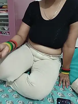 Queenlipx online show from 03-19-26, 02:32