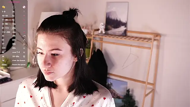 TwilaMode online show from 03-04-26, 04:07