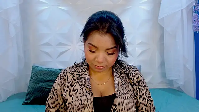 Snapshot of Elizabeth_Suan_ chatting on 04-06-26, 12:06 Elizabeth Suan online show from 04-06-26, 12:06
