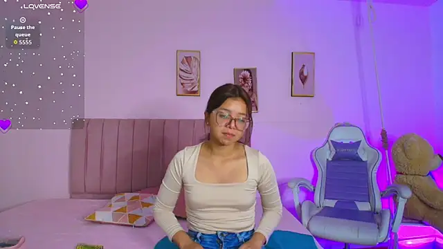 Zoow bluussh online show from 02-24-26, 12:25