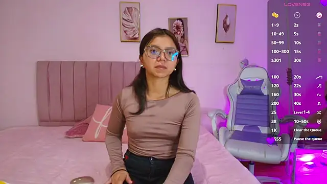 Zoow bluussh online show from 03-16-26, 12:09