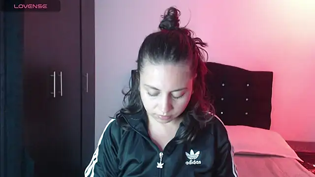 Ana  arms online show from 05-04-26, 04:58