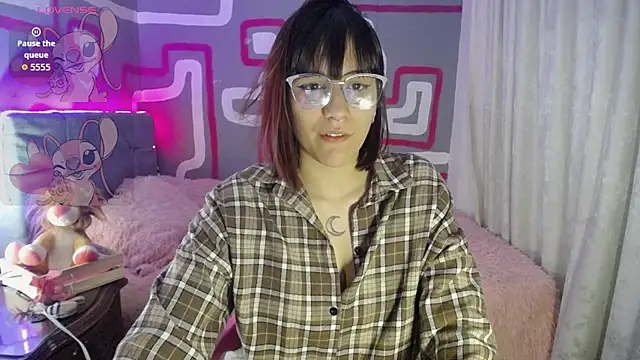 Snapshot of ElowenVirelle chatting on 03-14-26, 02:50 ElowenVirelle online show from 03-14-26, 02:50