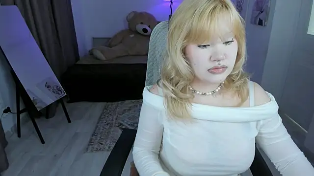 Snapshot of OpalNova chatting on 07-14-26, 04:45 OpalNova online show from 07-14-26, 04:45