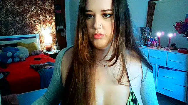 Snapshot of Lilbadmiaxo chatting on 03-10-26, 05:40 Lilbadmiaxo online show from 03-10-26, 05:40