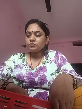 Snapshot of Aanushaka chatting on 06-19-26, 01:54 Aanushaka online show from 06-19-26, 01:54