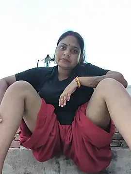 Snapshot of Aanushaka chatting on 06-28-26, 01:06 Aanushaka online show from 06-28-26, 01:06