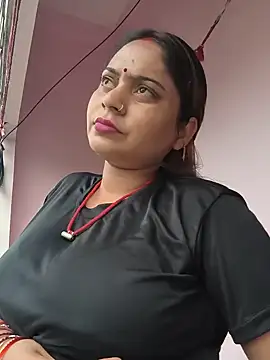 Snapshot of Aanushaka chatting on 06-29-26, 01:45 Aanushaka online show from 06-29-26, 01:45