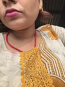 Snapshot of Aanushaka chatting on 06-29-26, 10:15 Aanushaka online show from 06-29-26, 10:15