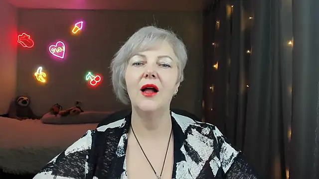 Mary-Leee online show from 03-28-26, 02:49